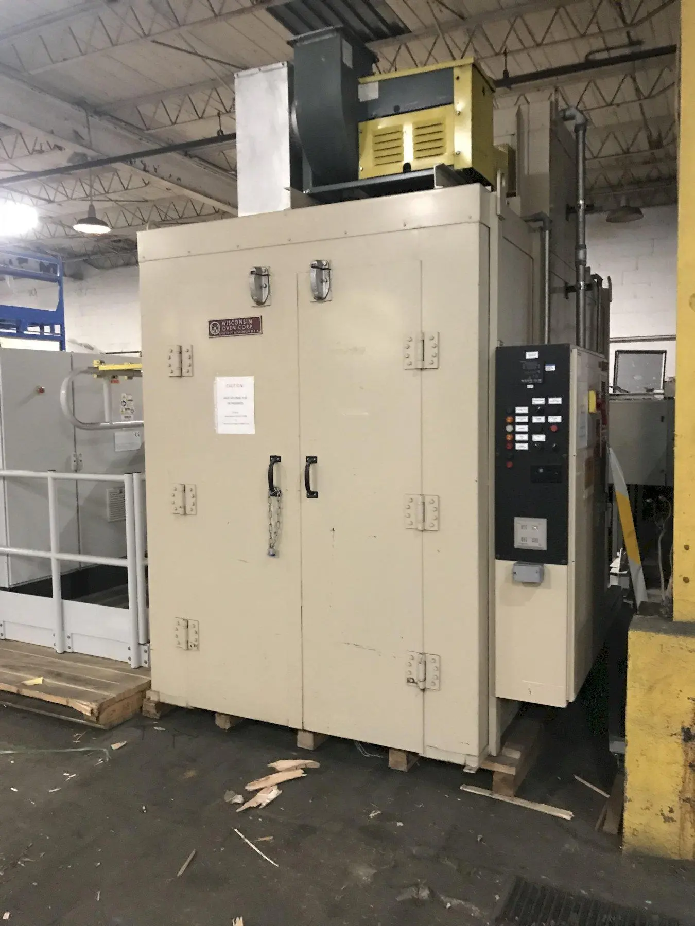 11' X 4' X 7' H X 200* C WISCONSIN OVEN CORP ELECTRIC OVEN: YOBRO #23981