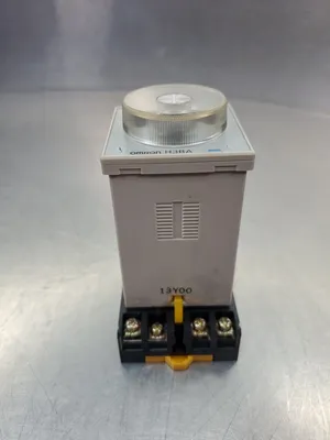 Omron H3BA-8 Timer Module w/2-M4X20 Base Module. 4C-25