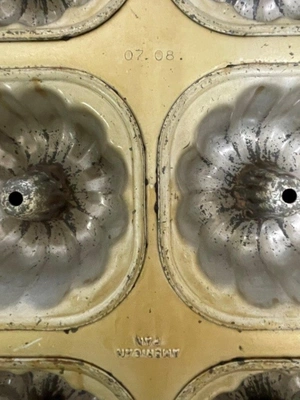 2008 _UNKNOWN_ _UNKNOWN_ Cake Pans | Envoy Equipment LLC (4)
