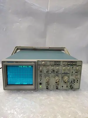 USED TEKTRONIX 2211