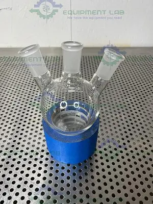 NEW CHEMGLASS CG-1524-05 500ML ROUND BOTTOM HEAVY WALL FLASK 24/40 3-NECK 20° ANGLED