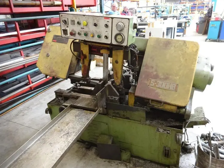 Used EVERISING S-300HB Horizontal Band Saws BE | Apt International N.V #361026
