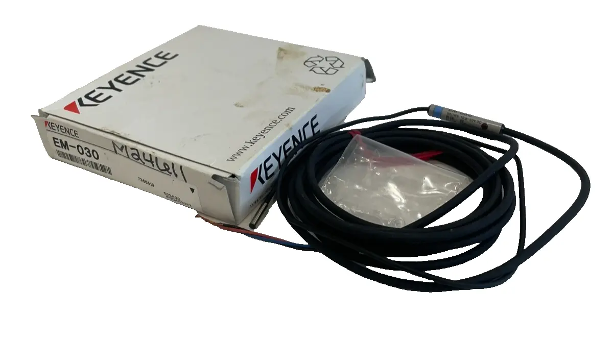 NEW KEYENCE EM-030 PROXIMITY SWITCH EM030