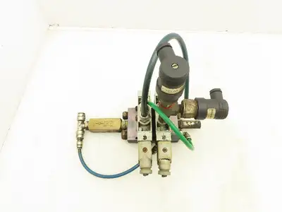 Numatics L22BA452B017G61 Solenoid Directional Control Valve 2 Position Lot of 2