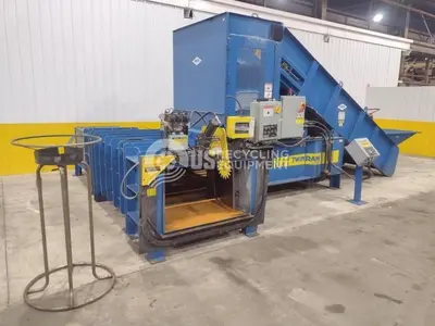 USED EXCEL 2R63 TWO RAM HORIZONTAL BALER