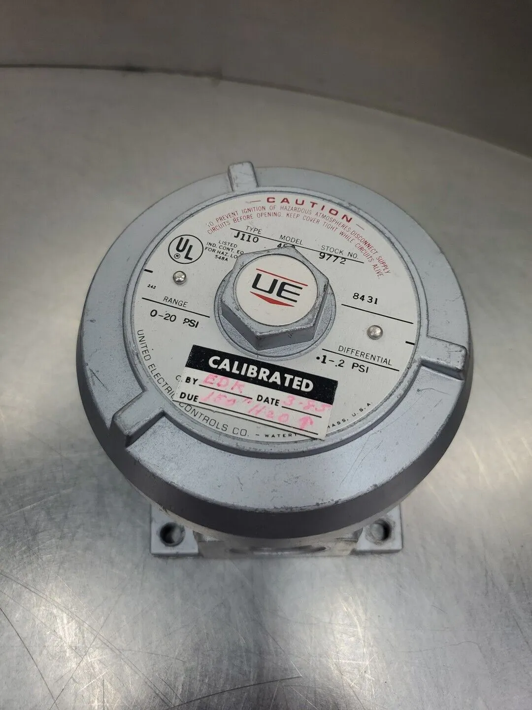 United Electric Controls Type J110 Model 453 Stock 9772 Pressure Switch. 6E-2