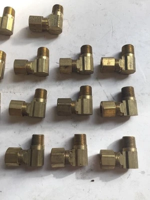 *New* 1/4" X 1/8"  Male Elbow Extruded (Lot Of 17) *Warranty*Fast Shipping*