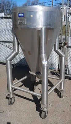 SPC9000  Tank 100 gallon vertical tank, Stainless Steel, conical on casters