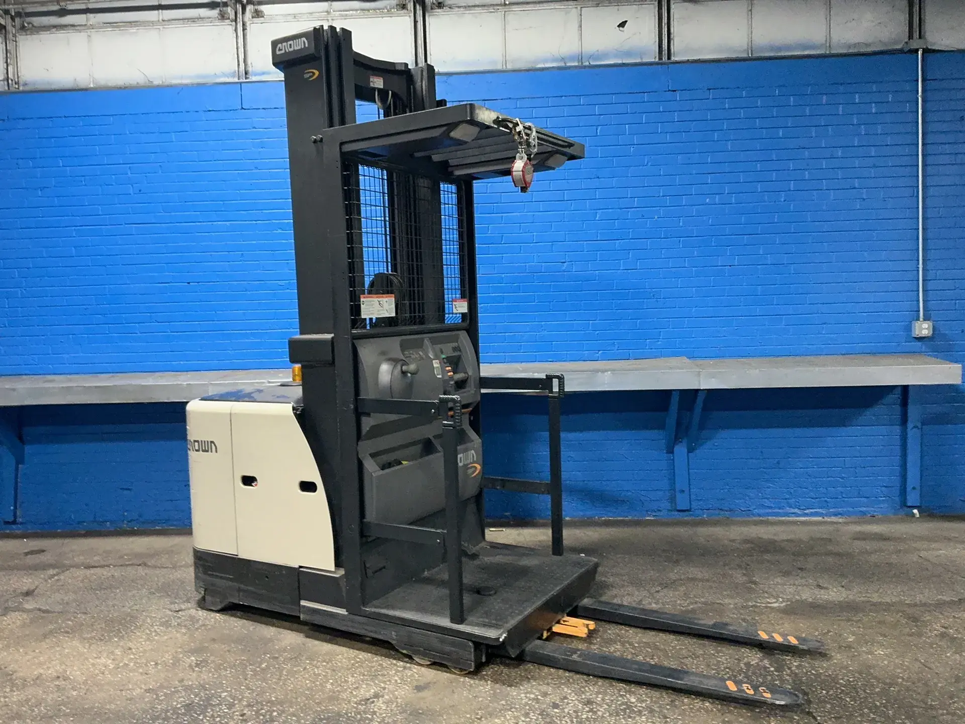 Used CROWN SP352030 Electric Lifters Ohio US | HGR 24 #1446270