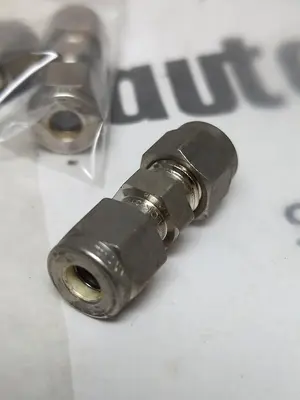 New | in-Stock SWAGELOK SS-400-6 Valves/Fittings Ohio US | Surplus Asset Holdings #1239744