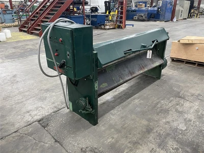 48" Famco Shear, 14 Gauge, Model E12400, S/N S-170124