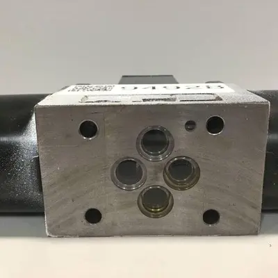 USED TOKIMEC DG4V-3-2C-M-P7-H-7-52
