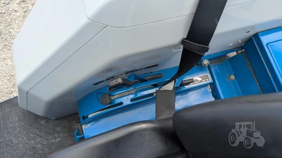 USED 1990 FORD 2120