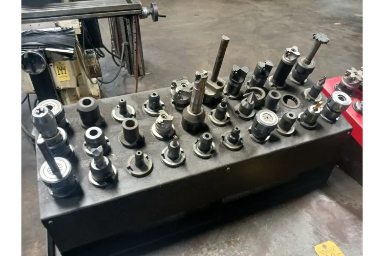 Used _UNKNOWN_ _UNKNOWN_ Tool Holders Ohio US | Thompson Auctioneers #1547284