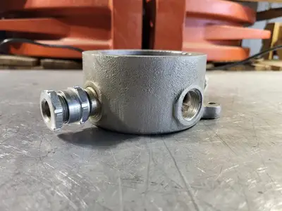 NEW CROUSE-HINDS GRF229