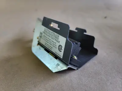 NEW SQUARE D EK3001