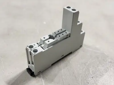 NEW ALLEN-BRADLEY 700-HN123