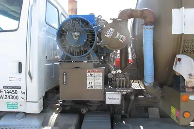 Used 2008 STERLING PRESVAC 3000 GAL Septic/Sewer/Vacuum Trucks Manitoba CA | Conquest Truck & Auto Sales #1421363