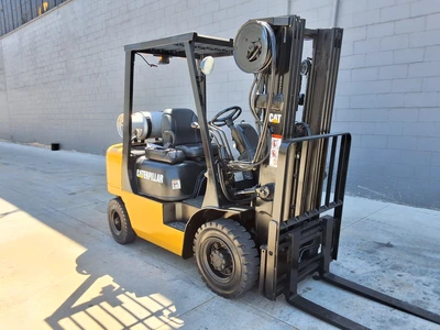 Used CATERPILLAR 5,000LBS CAPACITY, PNEUMATIC TIRE Liquid Propane Forklifts Michigan US | Miedema Asset Management Group #1340399