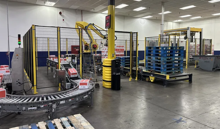 Used FANUC CORPORATION _UNKNOWN_ Palletizers Washington US | The Equipment Butler #1047446