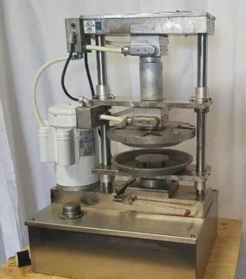Comtec 2200 Pie Crust Production | Harvest Equipment and Fabrication Inc (3)