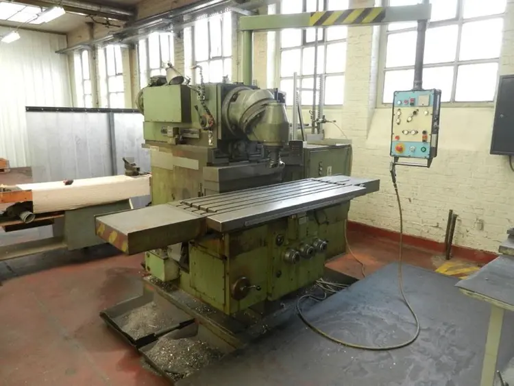 Used TOS FGS 32/40 X:1000 - Y:400 - Z:450 MM Universal Machining Centers | Apt International N.V #364573