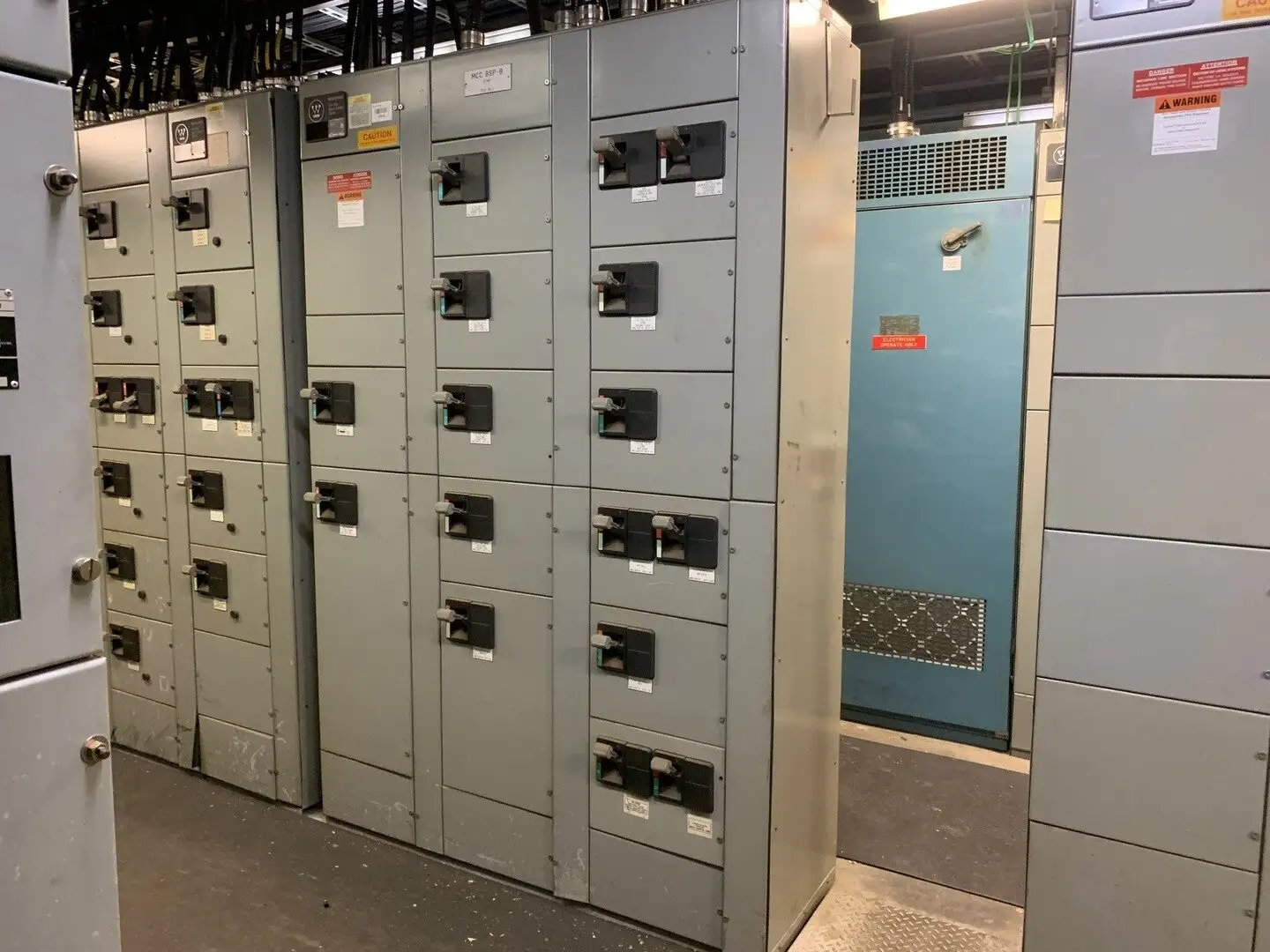 Five Star Double-Sided Motor Control Center (MCC), 600V Max., 1000A, 24 Buckets