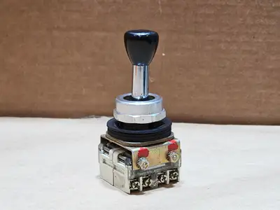 Used TELEMECANIQUE XD2 Parts British Columbia CA | Lenmark #1440973