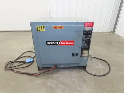 Hobart 725C324 Forklift Battery Accu-Charger 48V 601-725Ah 145A 208/240/480V 3Ph