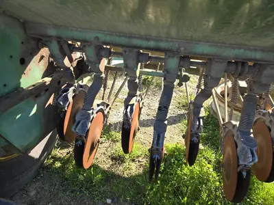 USED 1986 JOHN DEERE 8300