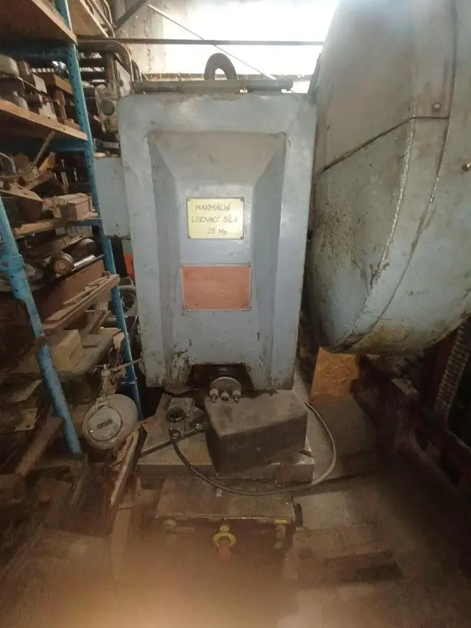 Used 1976 SMERAL LENR 25 A Gap Frame (OBS) Presses CZ | Amaron s.r.o. #1082473