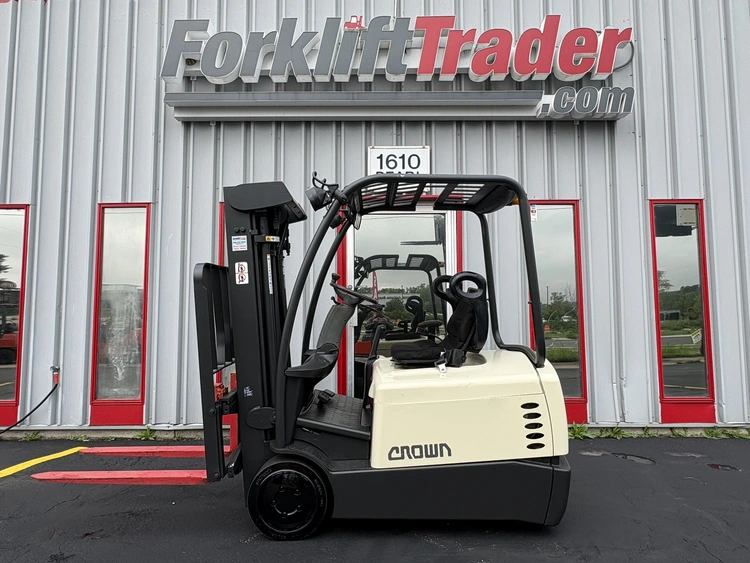 Used 2006 CROWN SC4040-35-TT172 Misc Forklifts Wisconsin US | Forklifttrader.com #1359129