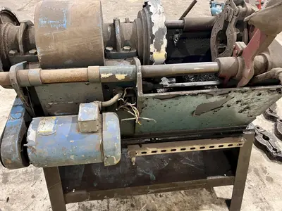 4" TOLEDO BEAVER MODEL #1-2-4 PIPE & TUBE THREADER: STOCK 21684