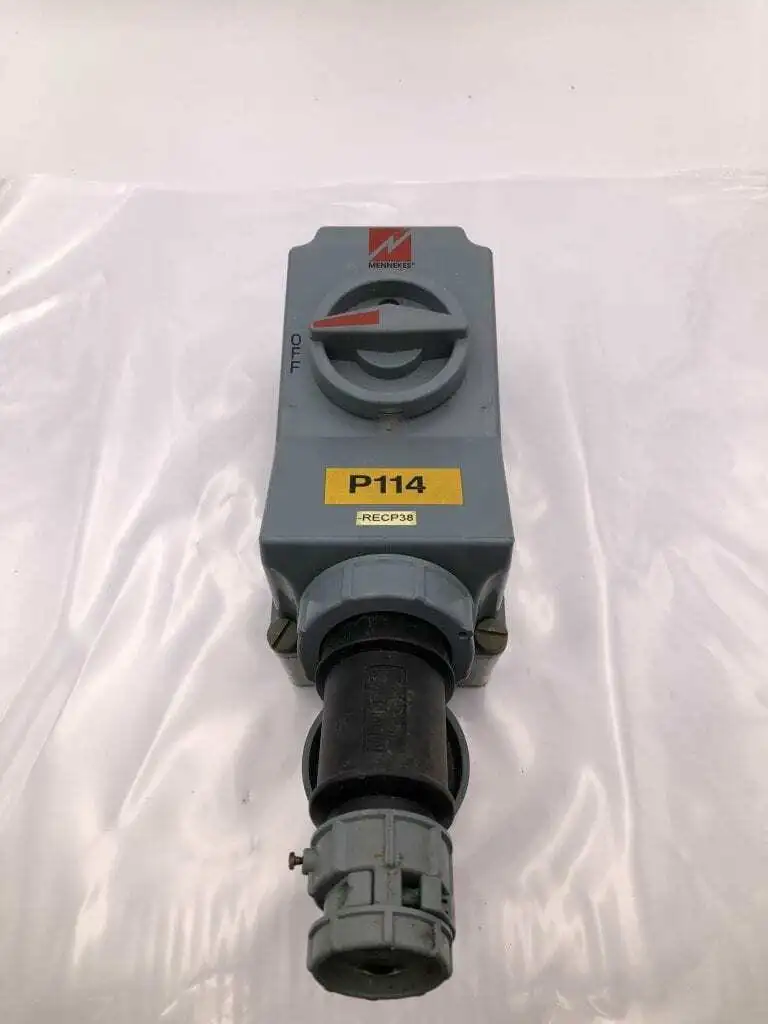 Mennekes 65425ZA Disconnect Switch w/ ME420P5W 20A Plug