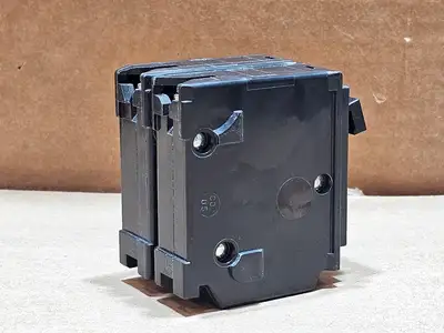 New | in-Stock SCHNEIDER ELECTRIC CHOM215 Switchgears British Columbia CA | Lenmark #1438291