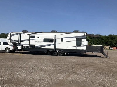 Used 2018 MOMENTUM 395M Campers, Caravans, Motorhomes Michigan US | Miedema Asset Management Group #1334425