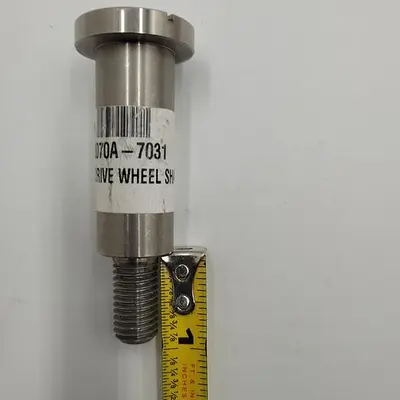 USED CRYOVAC DRIVE WHEEL SHAFT 2070A-7031    /  241G