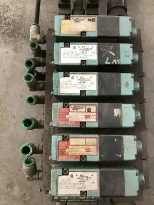 Numatics FLEXIBLOK 7-Valve Pneumatic Solenoid Valve Manifold 150PSI