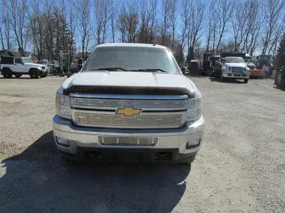 Used 2014 CHEVROLET SILVERADO 2500 Pickup Trucks Manitoba CA | Conquest Truck & Auto Sales #1421351