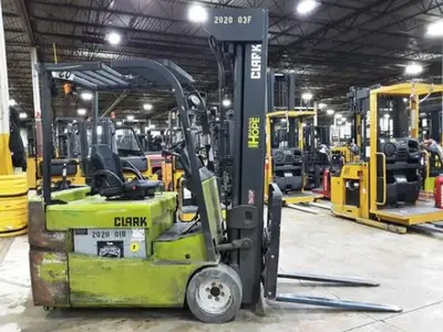 USED 2020 CLARK TMX25