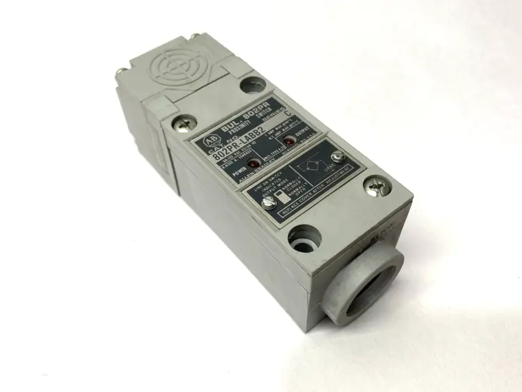 Used ALLEN-BRADLEY PROXIMITY LIMIT SWITCH SENSOR Proximity Sensors | Maverick Industrial Sales #1105511