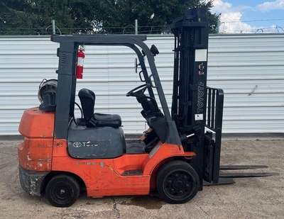 Toyota 7FGCU30 LP 6,000lb Capacity Forklift