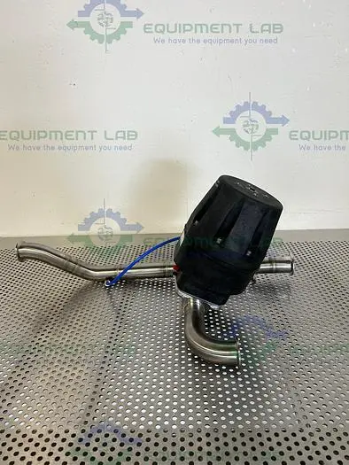 Used ITT PURE-FLO A216 4-WAY DIAPHRAGM STAINLESS STEEL VALVE W/ 1.5" SANITARY FITTING Valves/Fittings California US | Equipment Lab #485505