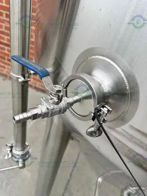 Used BLACKSTONE VENTURES 4700 LITER /30 BBL  STAINLESS STEEL JACKETED FERMENTATION TANK Reactors California US | Equipment Lab #1262710