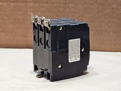 USED SQUARE D QOB330