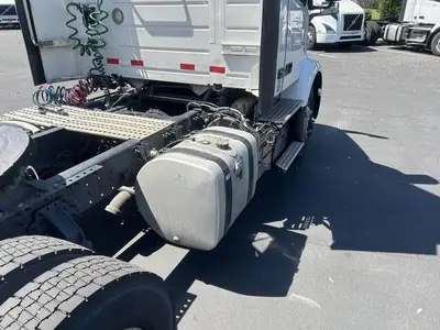 USED 2022 VOLVO VNR42T300