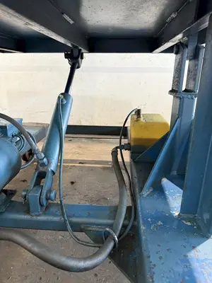 4,000 LB X 48" X 48" HYDRAULIC TILT TABLE. STOCK # 1003925.