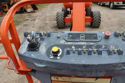 JLG 800 A, 4WDTelescopic Articulating Boom Lift