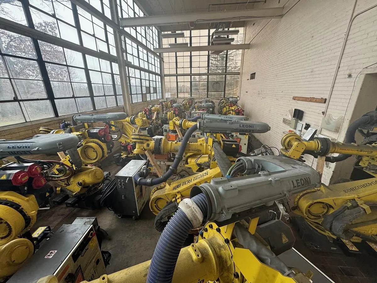Used 2015 FANUC FANUC R-2000IB/210F Robots Michigan US | Aucto #1332196