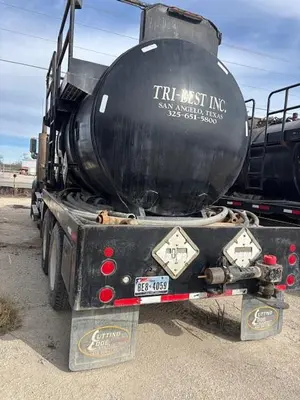 USED 2012 ENERFAB ACID TRUCK
